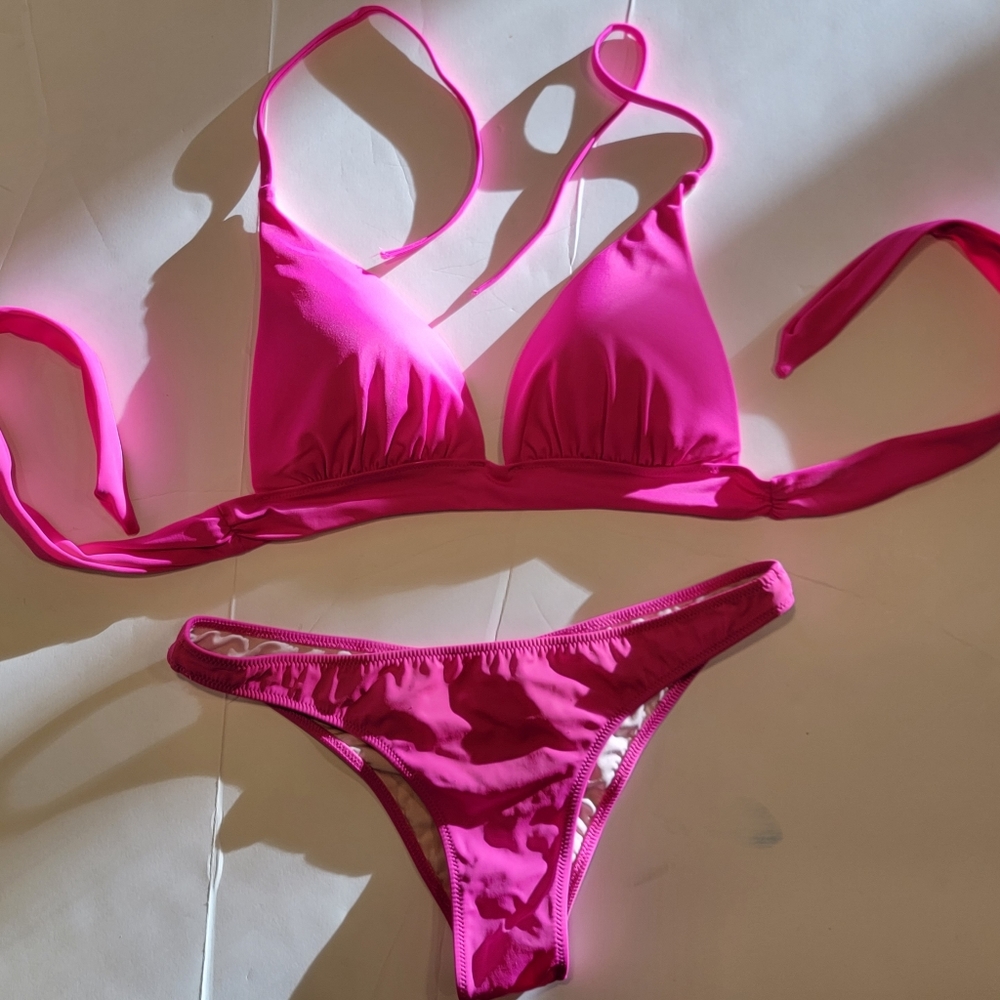 Victoria's Secret Bikini Medium Itsy Triangle Halter Top